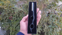 Load image into Gallery viewer, Gamma+ Feather Cut Razor - Black
