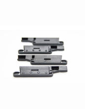 Load image into Gallery viewer, HBS DISPOSABLE RAZOR - Box of 100 Disposbale Blades plus FREE Metal Handle
